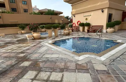 Apartment - 1 Bedroom - 2 Bathrooms for rent in Tower 24 - Porto Arabia - The Pearl Island - Doha