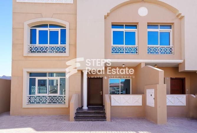 Compound - 4 Bedrooms - 4 Bathrooms for rent in Wadi Al Markh - Muraikh - AlMuraikh - Doha
