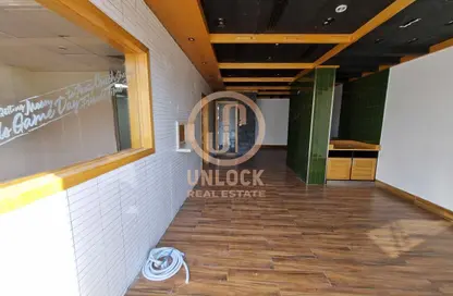 Shop - Studio - 1 Bathroom for rent in Umm Ghwailina Comm - Umm Ghuwalina - Umm Ghuwailina - Doha