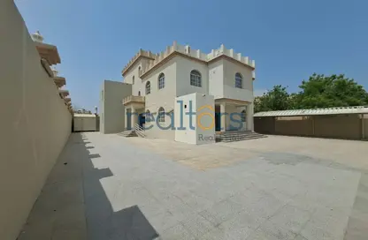 Villa - 6 Bedrooms - 5 Bathrooms for sale in Onaiza Street - Diplomatic Area - Doha