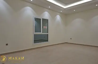 Apartment - 2 Bedrooms - 2 Bathrooms for rent in Al Nasr Street - Al Nasr - Doha