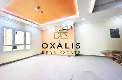 Apartment - 2 Bedrooms - 2 Bathrooms for rent in Bin Omran - Fereej Bin Omran - Doha