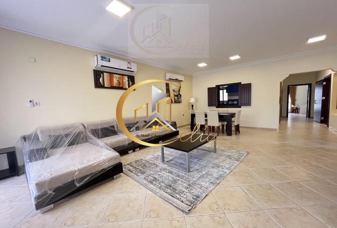 817953 - Property Image 2