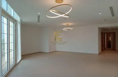 Penthouse - 4 Bedrooms - 4 Bathrooms for rent in Floresta Gardens - The Pearl Island - Doha