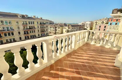 Apartment - 2 Bedrooms - 3 Bathrooms for rent in Carnaval - Qanat Quartier - The Pearl Island - Doha