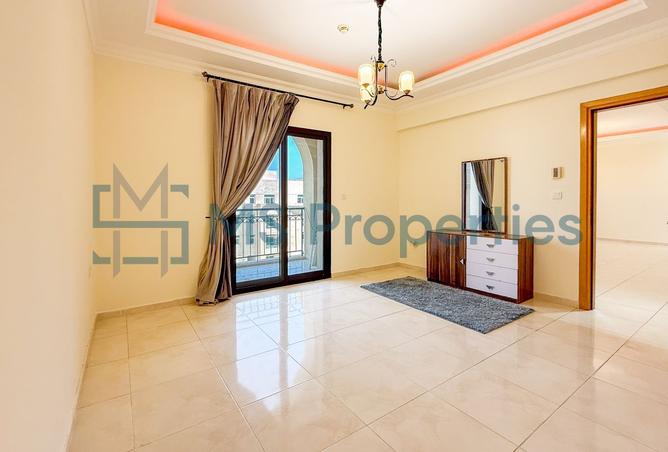 985688 - Property Image 3