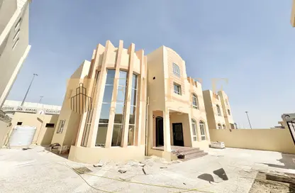 Villa - 5 Bedrooms - 7 Bathrooms for rent in Mesaimeer Road - Abu Hamour - Doha