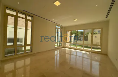 مجمع سكني - 4 غرف نوم - 5 حمامات للايجار في شارع الوعب - الوعب - الدوحة
