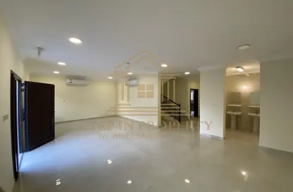 Compound - 6 Bedrooms - 6 Bathrooms for rent in Al Kheesa - Al Kheesa - Umm Salal Mohammed