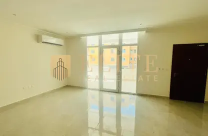 شقة - 2 غرف نوم - 3 حمامات للايجار في سنترال إن السد - السد - الدوحة