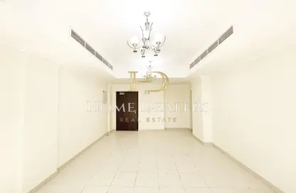 Empty Room image for: Apartment - 2 Bedrooms - 2 Bathrooms for rent in Al Muntazah Street - Al Muntazah - Doha, Image 1