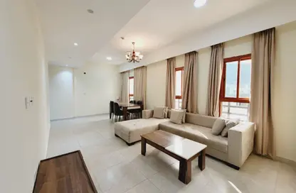 شقة - 3 غرف نوم - 3 حمامات للايجار في منتزه 70 - المنتزه - الدوحة