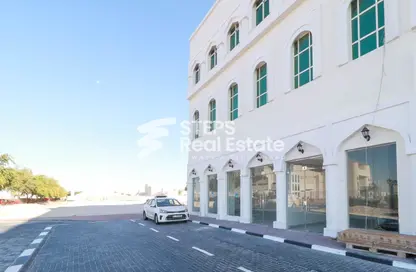 Shop - Studio for rent in Al Hanaa Street - Al Gharrafa - Doha