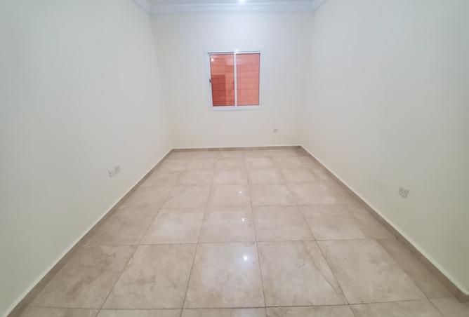 954661 - Property Image 2