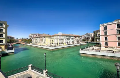 Apartment - 3 Bedrooms - 3 Bathrooms for rent in Carnaval - Qanat Quartier - The Pearl Island - Doha