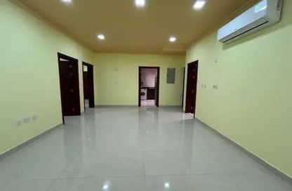 Apartment - 2 Bedrooms - 3 Bathrooms for rent in Al Nasr Street - Al Nasr - Doha