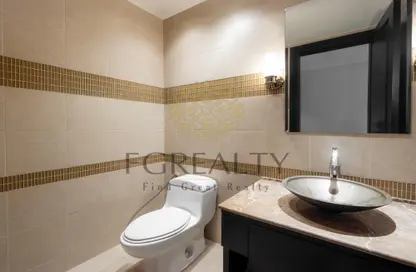 Apartment - 2 Bedrooms - 3 Bathrooms for rent in East Porto Drive - Porto Arabia - The Pearl Island - Doha