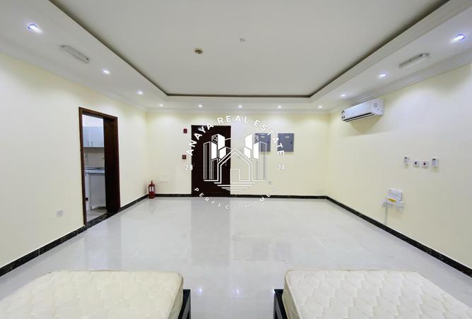 976371 - Property Image 2