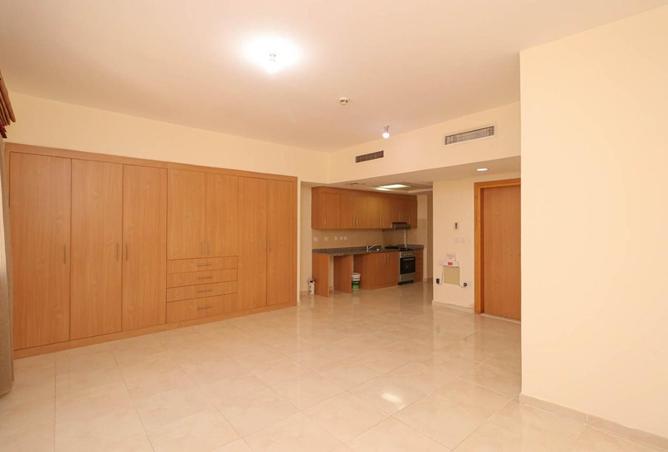 958678 - Property Image 2