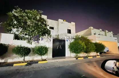 مجمع سكني - 5 غرف نوم - 4 حمامات للايجار في شارع داريم - الهلال شرق - الهلال - الدوحة