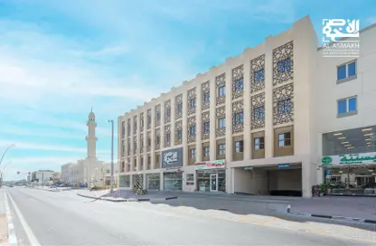 محل تجاري - استوديو - 1 حمام للايجار في بناية مكاتب الخور - الخور