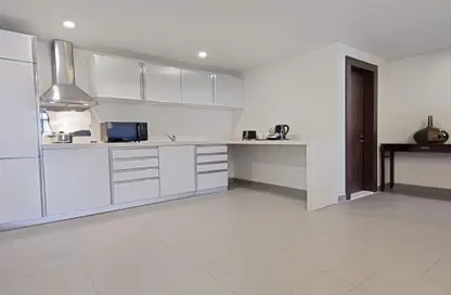 Apartment - 1 Bedroom - 2 Bathrooms for rent in West Bay Tower - West Bay - West Bay - Doha
