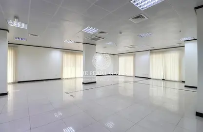 Office Space - Studio - 2 Bathrooms for rent in Bin Omran 35 - Fereej Bin Omran - Doha
