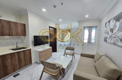 Apartment - Studio - 1 Bathroom for rent in Barwa City - Mesaimeer - Doha