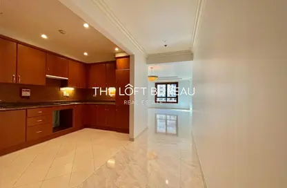 Apartment - 2 Bedrooms - 3 Bathrooms for rent in East Porto Drive - Porto Arabia - The Pearl Island - Doha