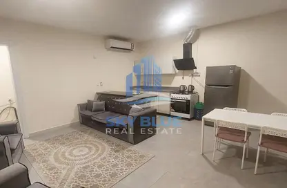 Apartment - 1 Bedroom - 1 Bathroom for rent in Tawar Compound - Al Duhail - Al Duhail - Doha