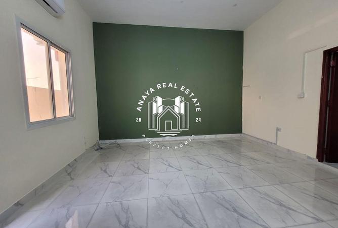 960391 - Property Image 2