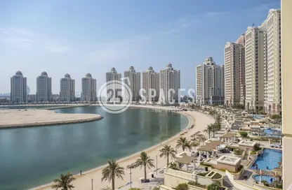 شقة - 2 غرف نوم - 4 حمامات للايجار في فيفا بحرية شرق - فيفا بحرية - جزيرة اللؤلؤة - الدوحة
