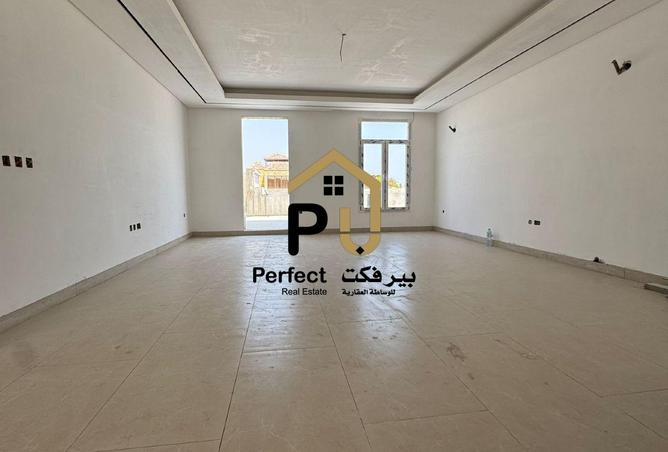 969989 - Property Image 3