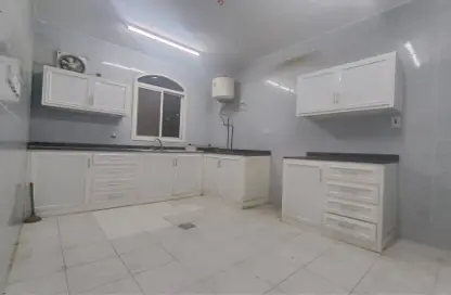 Apartment - 2 Bedrooms - 2 Bathrooms for rent in Al Khazin Street - Madinat Khalifa South - Madinat Khalifa - Doha