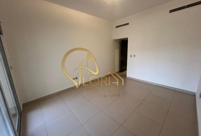 1000371 - Property Image 3