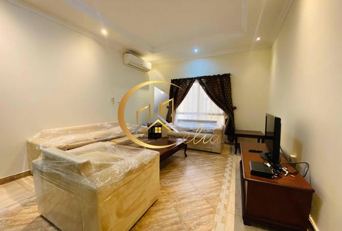 922125 - Property Image 3