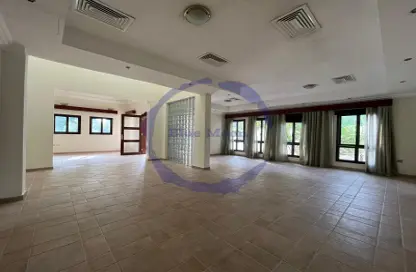 Empty Room image for: Villa - 4 Bedrooms - 4 Bathrooms for rent in Al Nasr Street - Al Nasr - Doha, Image 1