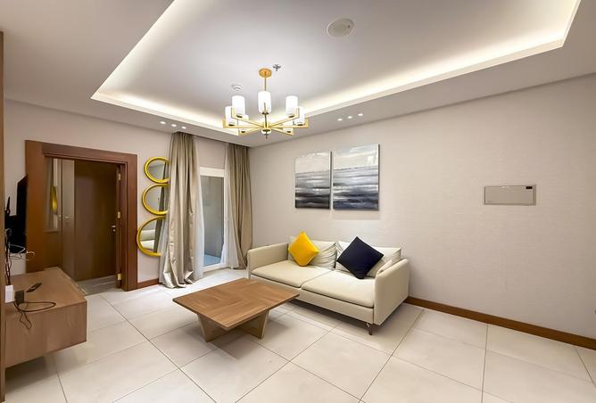915000 - Property Image 2
