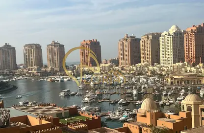 شقة - غرفة نوم - 2 حمامات للبيع في طريق بورتو الشرقي - بورتو أرابيا - جزيرة اللؤلؤة - الدوحة