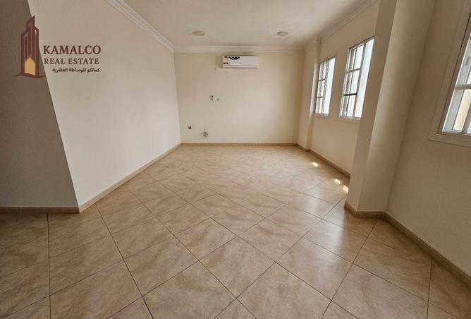 940230 - Property Image 2