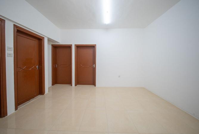 998172 - Property Main Image