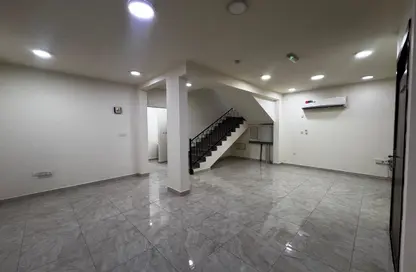 Villa - 5 Bedrooms - 5 Bathrooms for rent in Bu Hamour Street - Abu Hamour - Doha