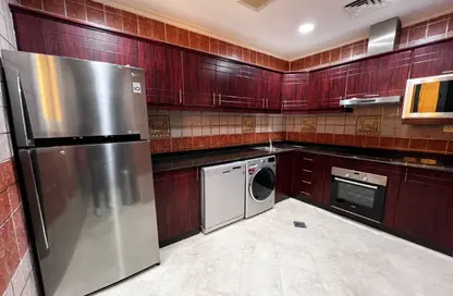 شقة - غرفة نوم - 2 حمامات للايجار في شارع انس - فريج بن محمود الشمالي - فريج بن محمود - الدوحة