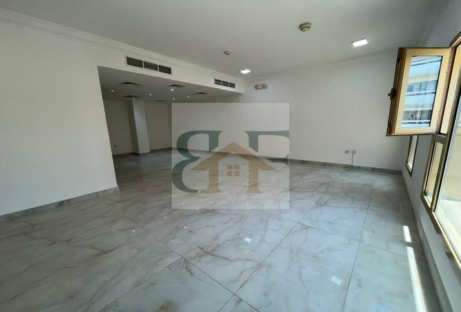 945306 - Property Image 2