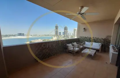 Apartment - 2 Bedrooms - 3 Bathrooms for sale in Tower 4 - Porto Arabia - The Pearl Island - Doha