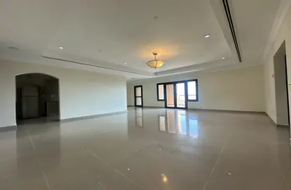 Apartment - 2 Bedrooms - 3 Bathrooms for rent in East Porto Drive - Porto Arabia - The Pearl Island - Doha