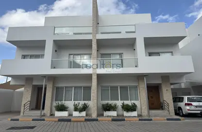Compound - 3 Bedrooms - 5 Bathrooms for rent in Bu Hamour Street - Abu Hamour - Doha