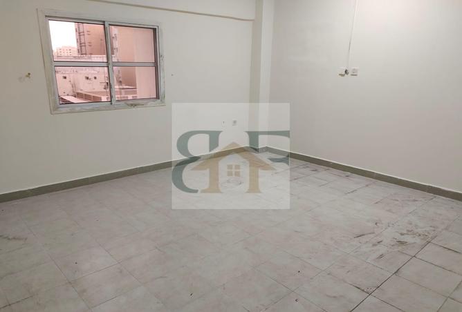 987608 - Property Image 2