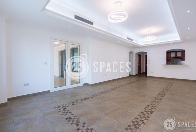 990097 - Property Image 2