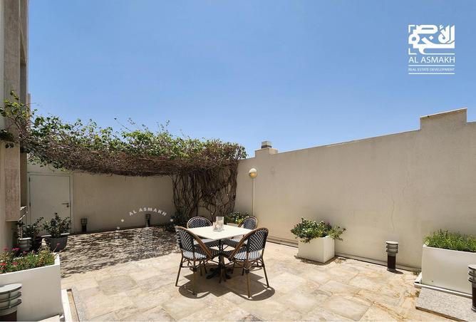941912 - Property Image 2